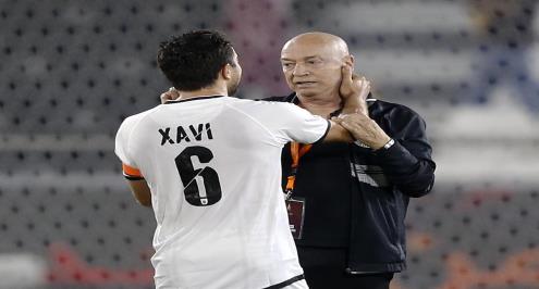 فيريرا يتوج بجائزة أفضل مدرب في قطر